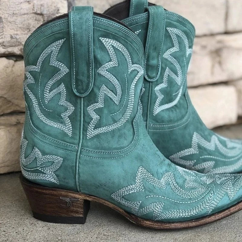 Daisy | Western Embroidered Cowboy Boots - Floral Embroidery & Classic Western Style