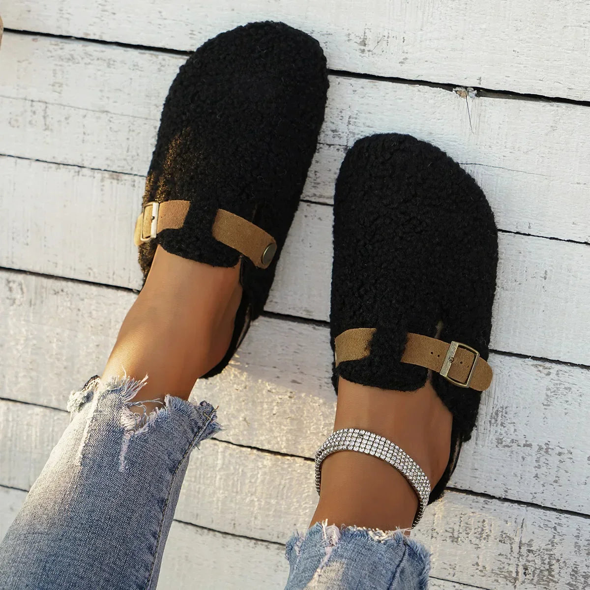 Bella | Cozy Slip-On Slippers — Plush Comfort for Everyday Lounging