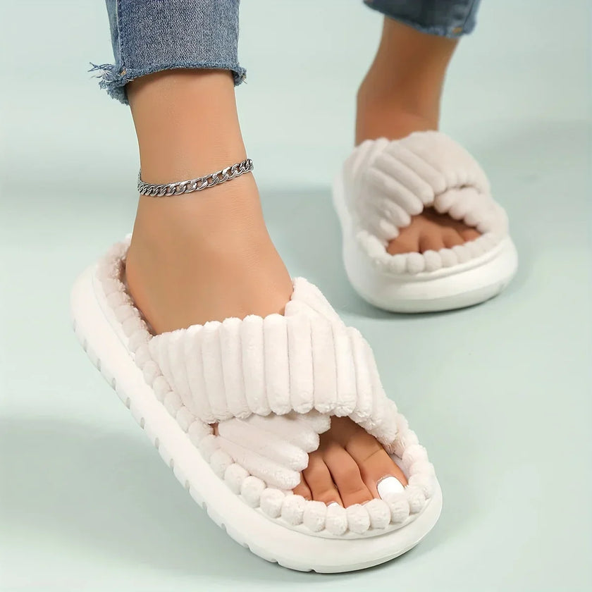 Dakota | Plush Cross-Band Slide Slippers - Ultra-Soft Comfort for Everyday Wear