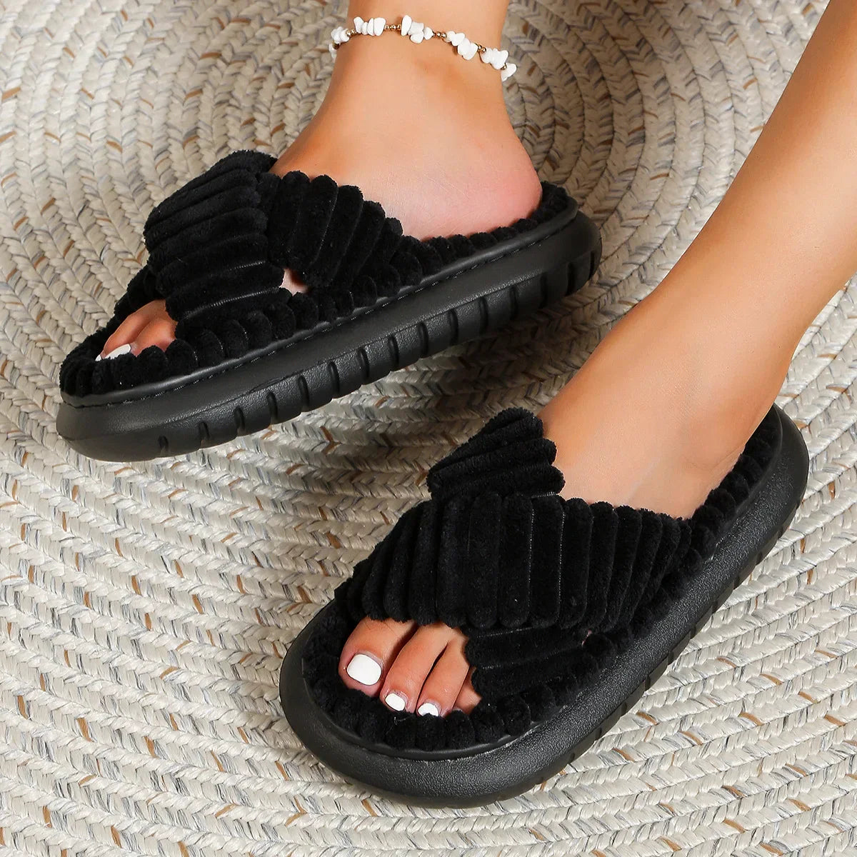 Dakota | Plush Cross-Band Slide Slippers - Ultra-Soft Comfort for Everyday Wear