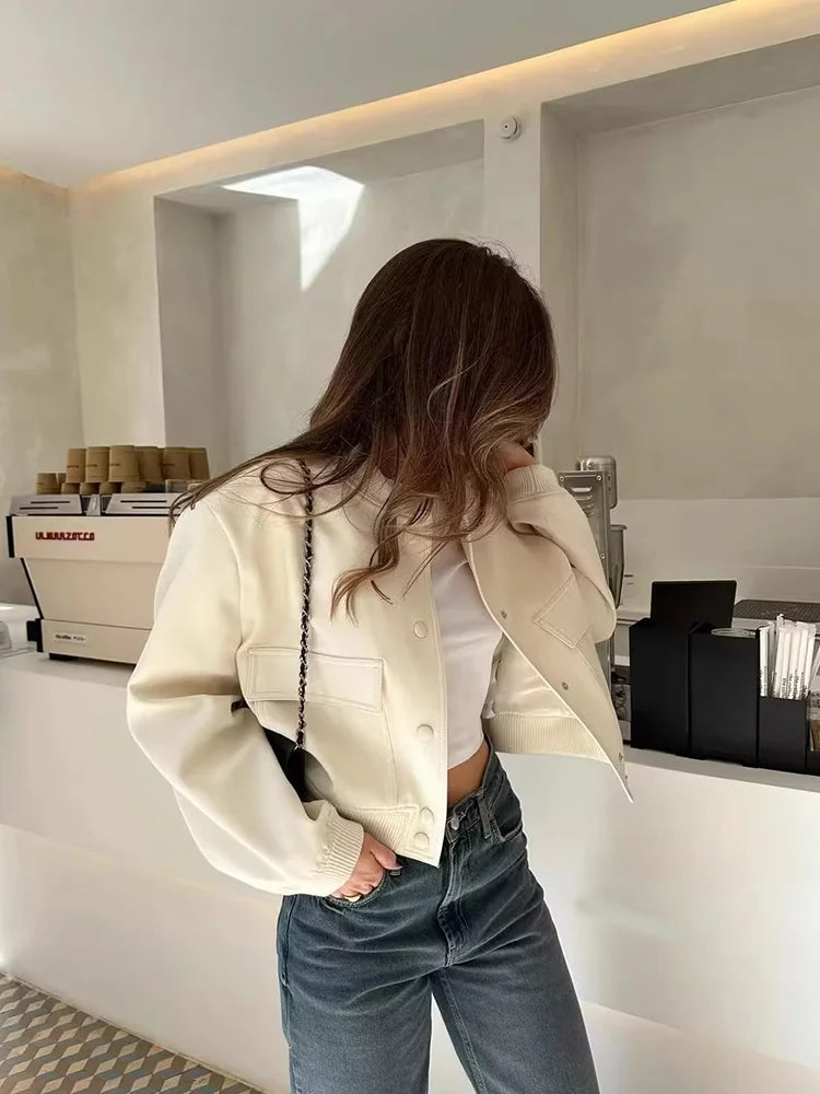 Clara | Casual Bomber Jacket with Front Pockets - Modern Everyday Style