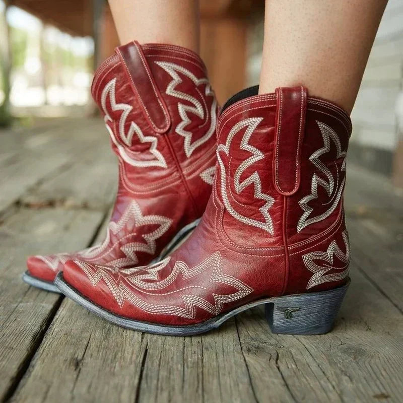 Daisy | Western Embroidered Cowboy Boots - Floral Embroidery & Classic Western Style